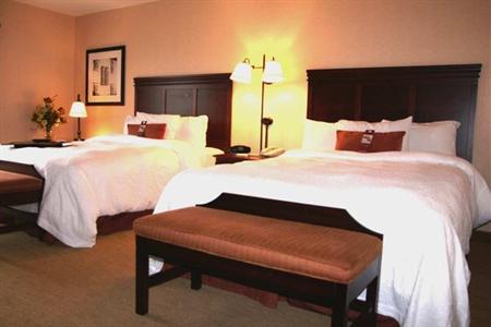 фото отеля Hampton Inn & Suites Plymouth