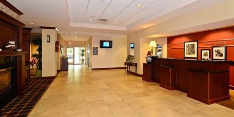 фото отеля Hampton Inn & Suites Plymouth