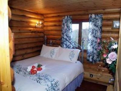 фото отеля Kilmore Cottages Log Cabins