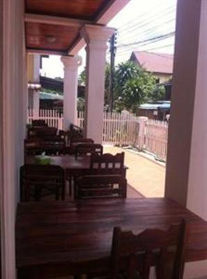 фото отеля Singharat Guest House