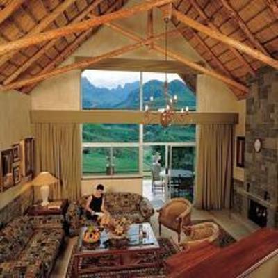 фото отеля Cathedral Peak Hotel