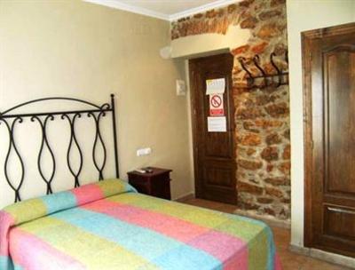 фото отеля Hostal Tres Molins