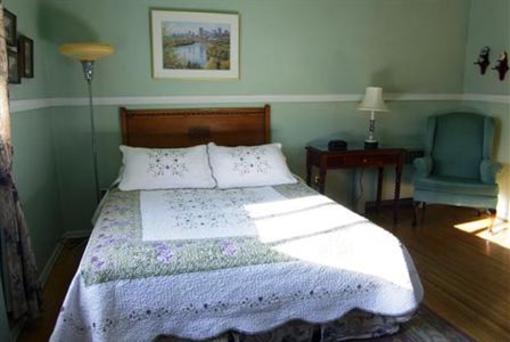 фото отеля Glenora Bed & Breakast Inn