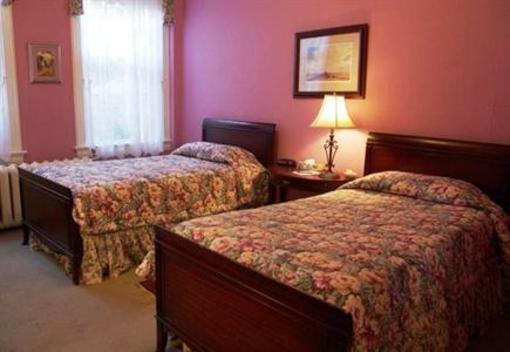 фото отеля Glenora Bed & Breakast Inn