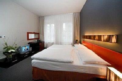 фото отеля Hotel Prague Inn