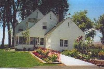 фото отеля Stonehouse Country Inn