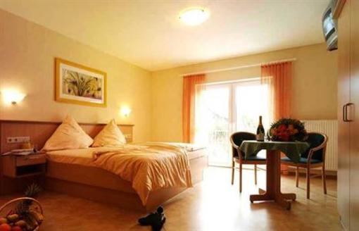 фото отеля Weinhotel & Restaurant Platz
