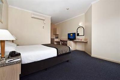 фото отеля Comfort Hotel Adelaide Riviera