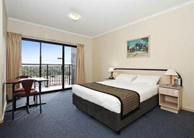 фото отеля Comfort Hotel Adelaide Riviera