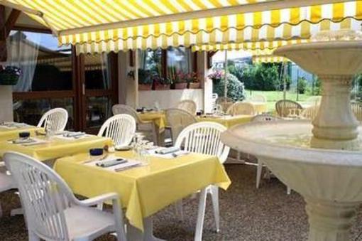фото отеля Hotel Kyriad Lyon Nord Genay Massieux