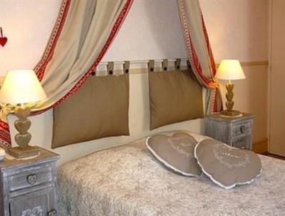 фото отеля Logis Auberge De L'ombree
