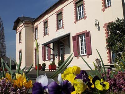 фото отеля Logis Auberge De L'ombree