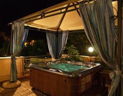 фото отеля Hotel Aurora Nago-Torbole