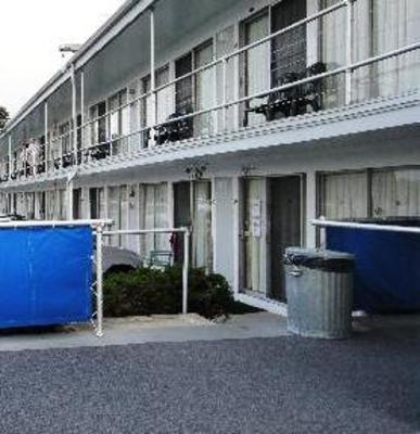 фото отеля Hyannis Holiday Motel