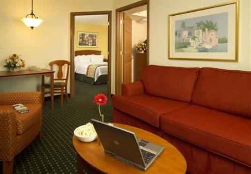 фото отеля TownePlace Suites Fort Lauderdale West