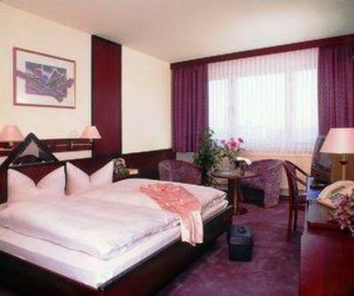 фото отеля Hotel Kristall Weisswasser