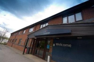 фото отеля Travelodge Huddersfield Mirfield