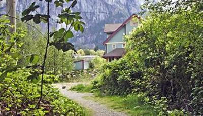 фото отеля Squamish Inn on the Water