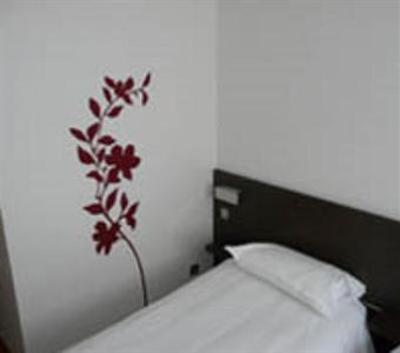 фото отеля B&B Aulnay Sous Bois