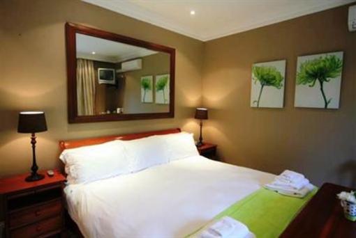 фото отеля De Charmoy Estate Guest House