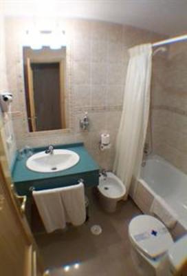 фото отеля Hostal Quatre Llunes Santa Pola
