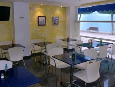 фото отеля Hostal Quatre Llunes Santa Pola
