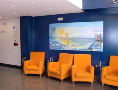 фото отеля Hostal Quatre Llunes Santa Pola