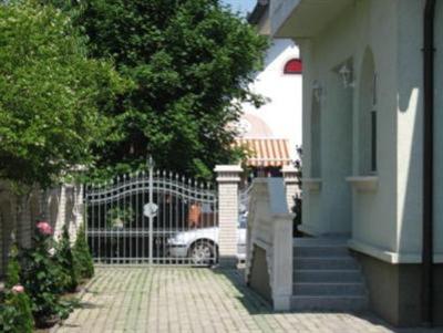 фото отеля Luna Apartmanház
