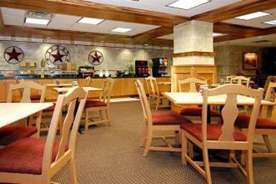 фото отеля Comfort Suites Austin Airport