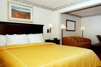 фото отеля Comfort Suites Austin Airport