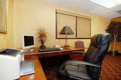 фото отеля Comfort Suites Austin Airport