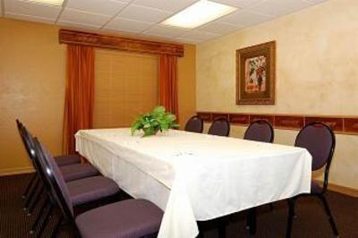 фото отеля Comfort Suites Austin Airport