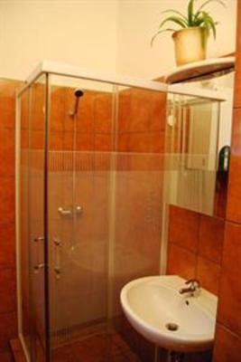 фото отеля Lowcostel Hostel