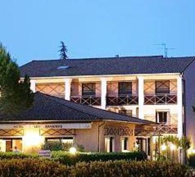 фото отеля Hotel Les Amandiers Tournon-sur-Rhone