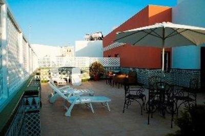 фото отеля Apartamentos Los Patios Rota (Spain)