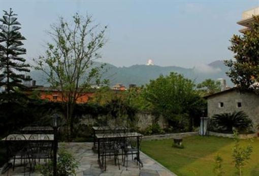 фото отеля Hotel Peninsula Nepal