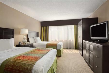 фото отеля Embassy Suites Raleigh - Crabtree