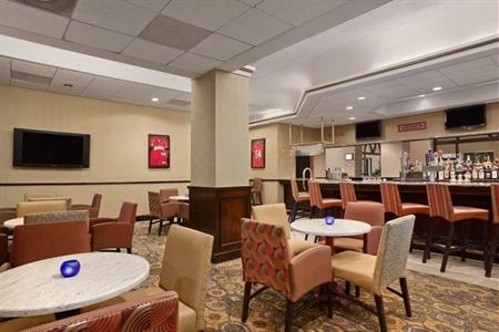фото отеля Embassy Suites Raleigh - Crabtree