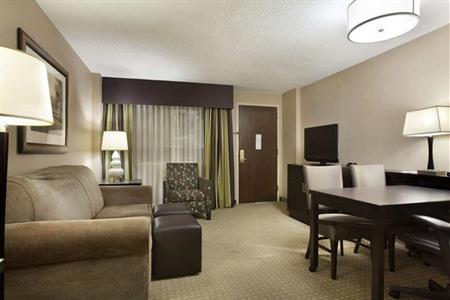 фото отеля Embassy Suites Raleigh - Crabtree