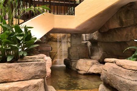 фото отеля Embassy Suites Raleigh - Crabtree