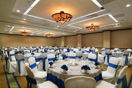 фото отеля Embassy Suites Raleigh - Crabtree