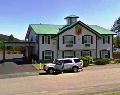 фото отеля Super 8 Motel - One Hundred Mile House