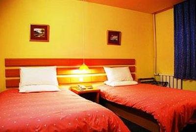 фото отеля Home Inn (Dalian Wuyi Square)