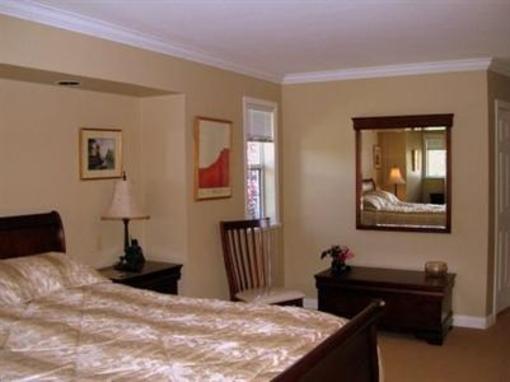 фото отеля Eagle Mountain Bed and Breakfast