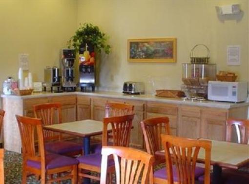фото отеля Liberty Inn and Suites