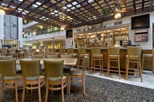 фото отеля Hilton Suites Lexington Green