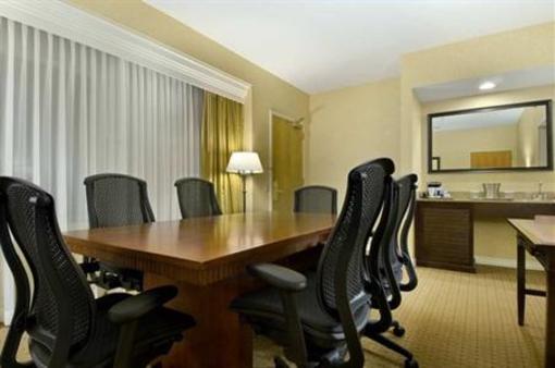 фото отеля Hilton Suites Lexington Green