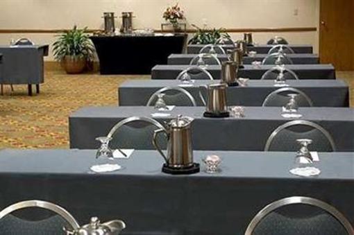 фото отеля Hilton Suites Lexington Green