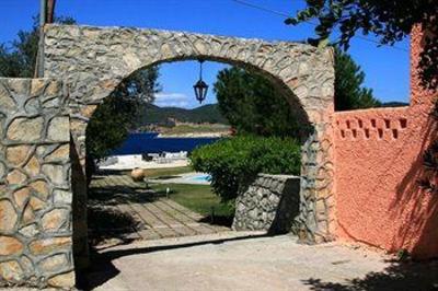 фото отеля Aliki Beach Hotel