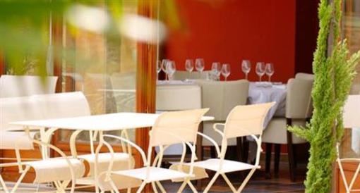 фото отеля Le Mas de Gaujac Hotel-Restaurant